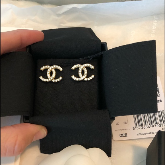 ❌SOLD❌CHANEL 20A Gold & Crystal Stud Logo Earrings - Picture 5 of 13